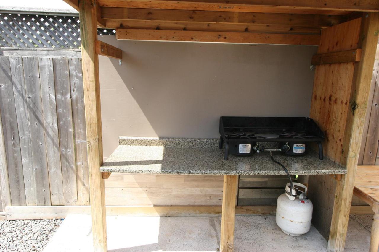 Pelican Guest House. Village Style Living. Spend Vacation Time In Eco Place! 포트이리 외부 사진